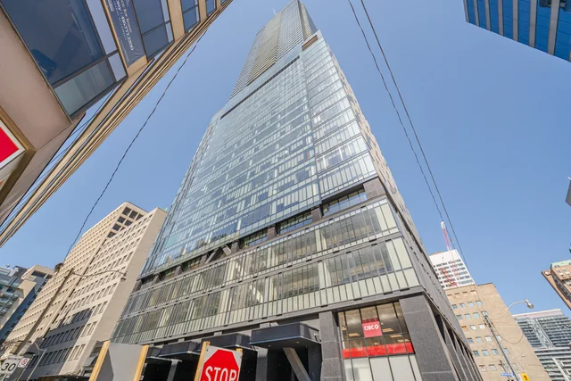 #2208-488 University Avenue, Toronto - photo 2