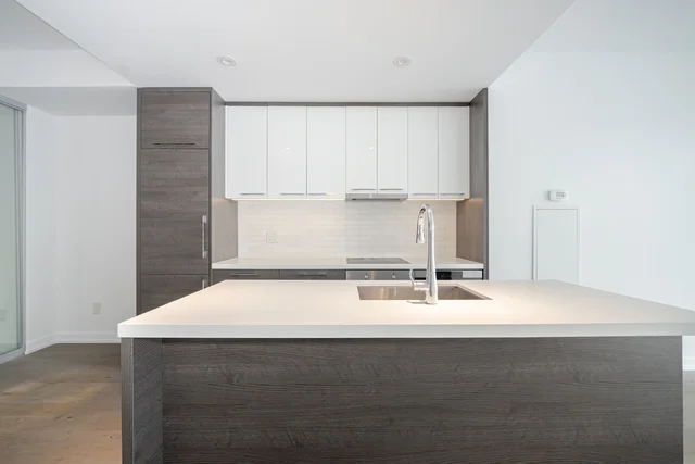 #2208-488 University Avenue, Toronto - photo 12