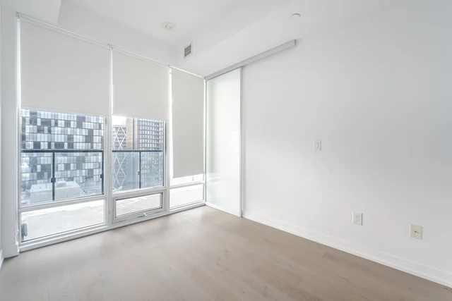 #2208-488 University Avenue, Toronto - photo 21