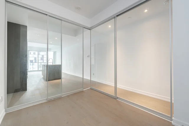 #2208-488 University Avenue, Toronto - photo 26