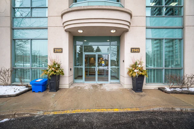 #611-2565 Erin Centre Boulevard, Mississauga - photo 2