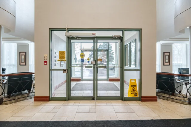 #611-2565 Erin Centre Boulevard, Mississauga - photo 3