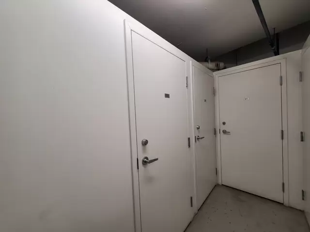Locker Room Private Door - 20250122_172543.jpg
