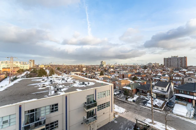 #715-2433 Dufferin Street, York - photo 30