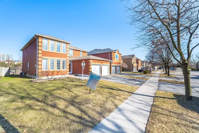 7 Holmes Crescent, Ajax - photo 3