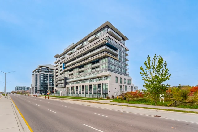 #212-395 Dundas Street West, Oakville - photo 1