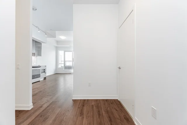 #212-395 Dundas Street West, Oakville - photo 7