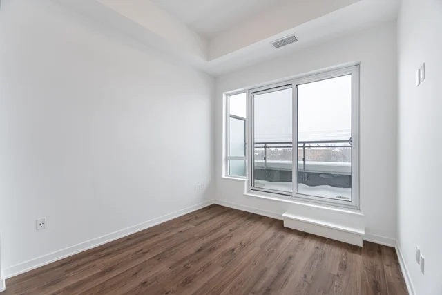 #212-395 Dundas Street West, Oakville - photo 14