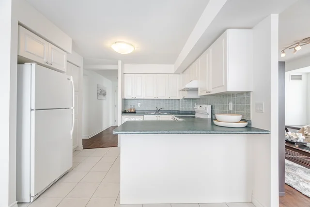 #2334-3388 Duke of York Boulevard, Mississauga - photo 17