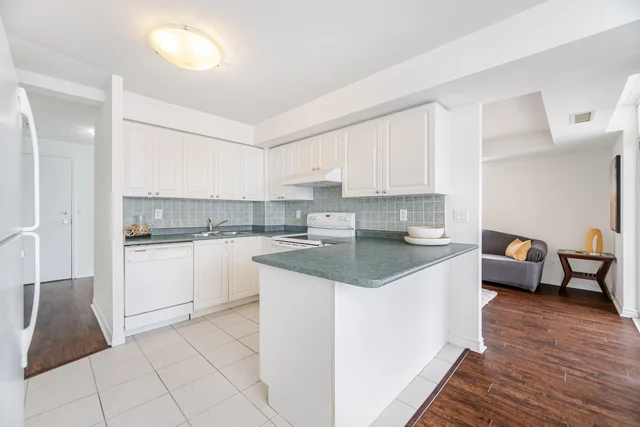 #2334-3388 Duke of York Boulevard, Mississauga - photo 18