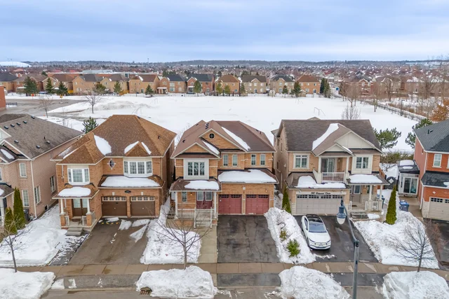 150 Fairwood Circle, Brampton - photo 6