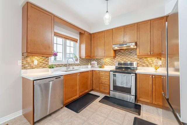 150 Fairwood Circle, Brampton - photo 32