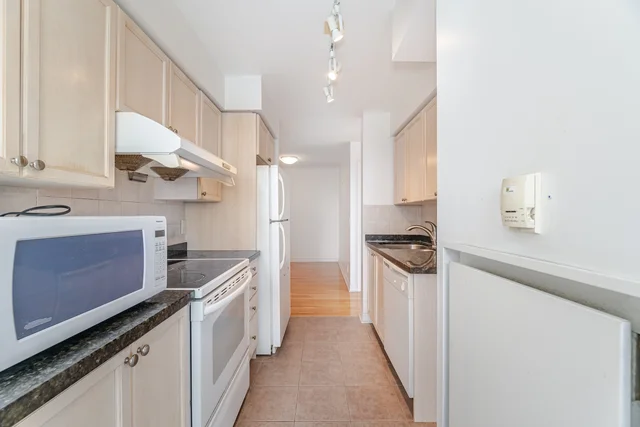 #1212-33 Elm Drive, Mississauga - photo 9