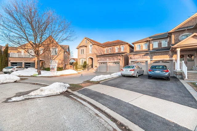 24 Sawston Circle, Brampton - photo 12