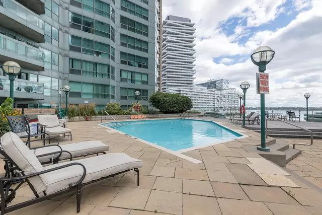 Amenity - Outdoor pool summer.jpeg.jpg