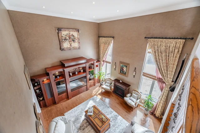 2518 Hemmford Drive, Oakville - photo 11