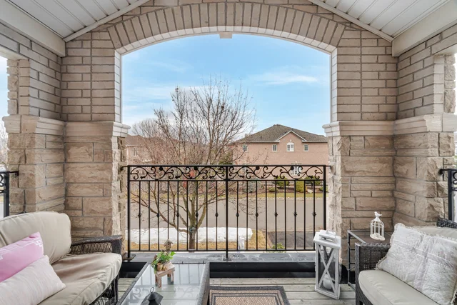 2518 Hemmford Drive, Oakville - photo 18