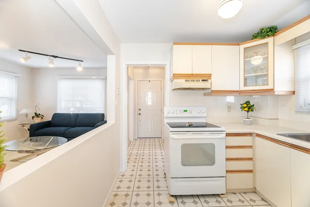 21 Acorn Avenue, Etobicoke - photo 13