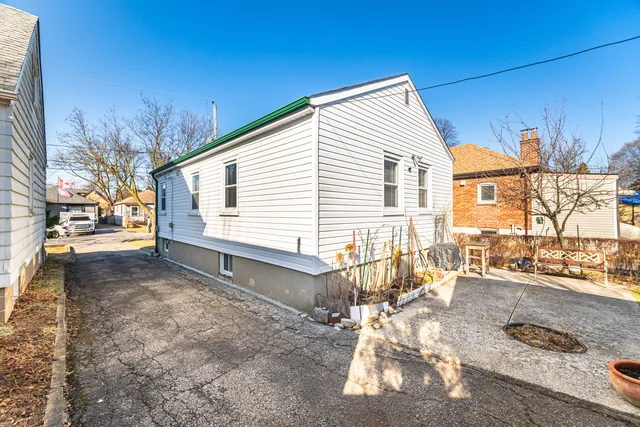 21 Acorn Avenue, Etobicoke - photo 35