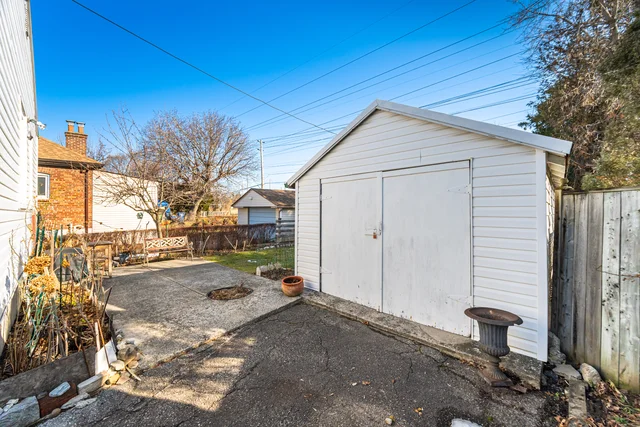 21 Acorn Avenue, Etobicoke - photo 36