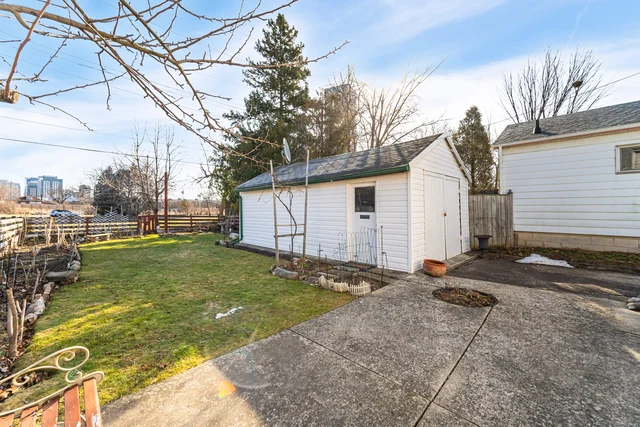21 Acorn Avenue, Etobicoke - photo 37