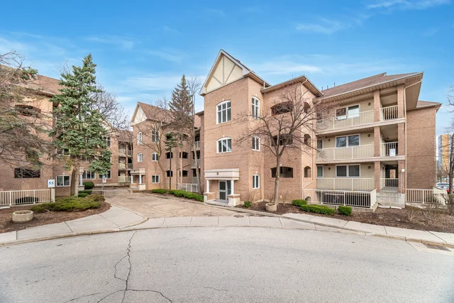 #107-55 Bristol Road East, Mississauga - photo 1