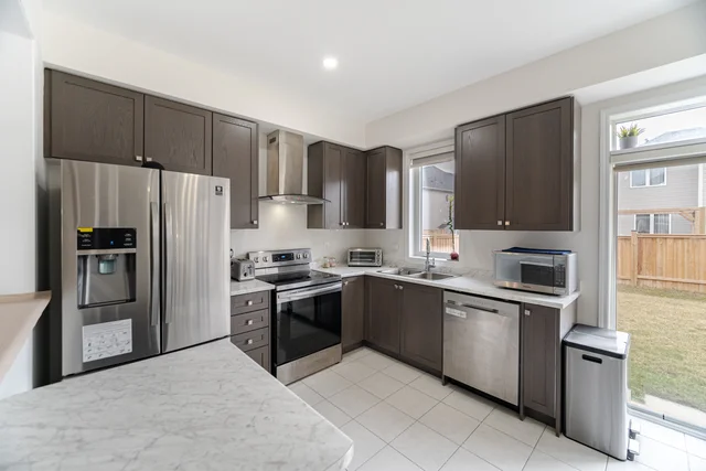 117 Longboat Run West, Brantford - photo 15