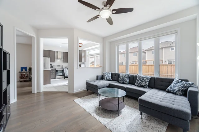 117 Longboat Run West, Brantford - photo 18