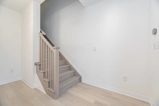 3242 Sixth Line, Oakville - photo 19