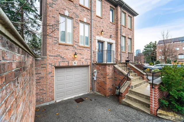 #6-195 Grand Avenue, Etobicoke - photo 2