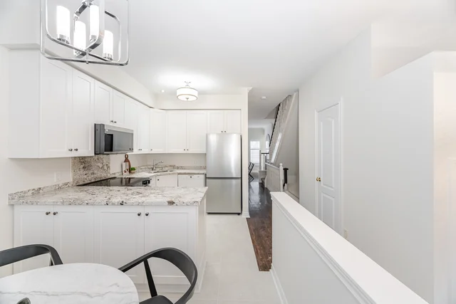 #6-195 Grand Avenue, Etobicoke - photo 12