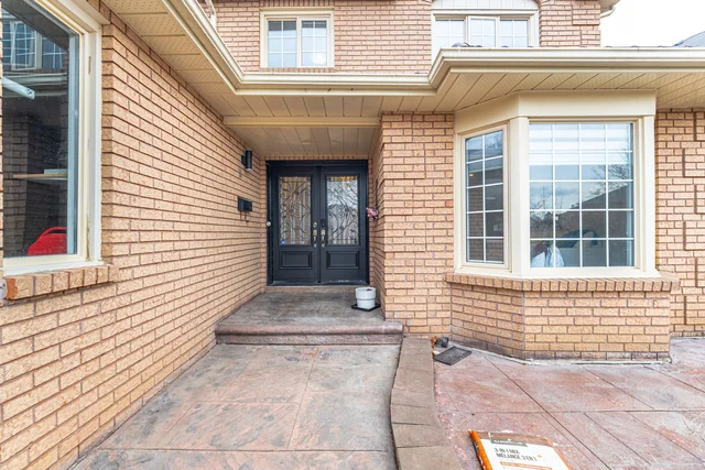 47 Burgby Avenue, Brampton - photo 13
