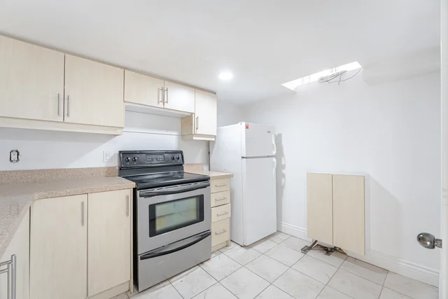 47 Burgby Avenue, Brampton - photo 64