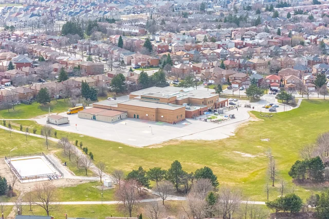 47 Burgby Avenue, Brampton - photo 83