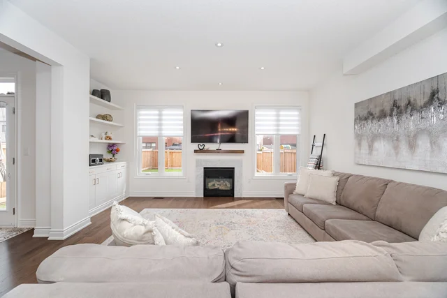 112 Bartram Crescent, Bradford - photo 15
