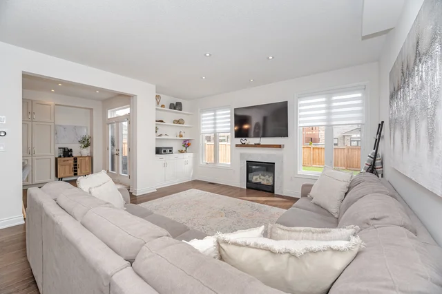 112 Bartram Crescent, Bradford - photo 16