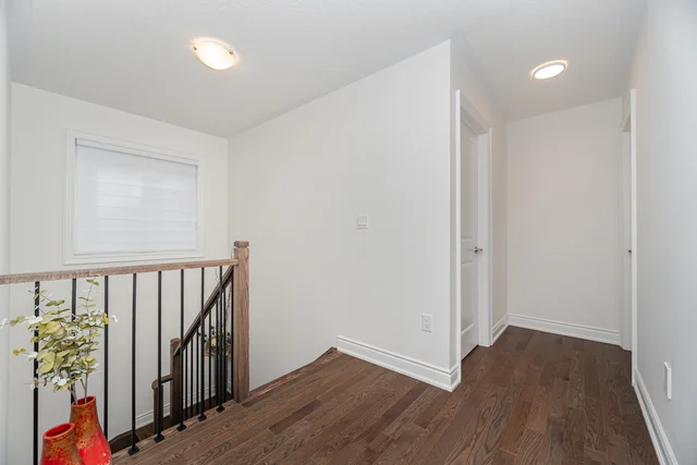 112 Bartram Crescent, Bradford - photo 29