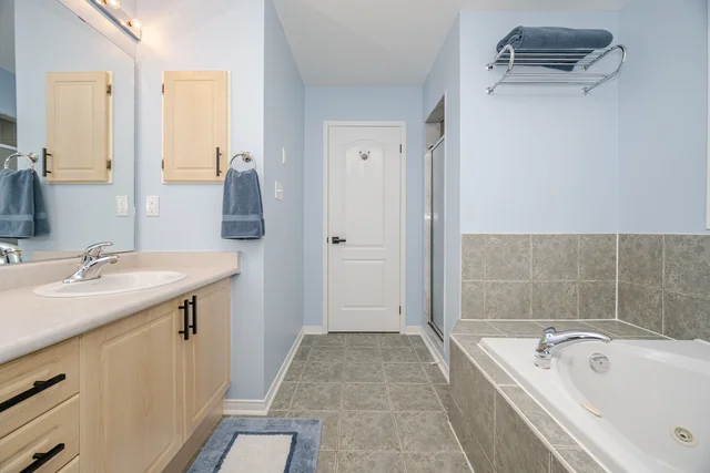 363 Edenbrook Hill Drive, Brampton - photo 32
