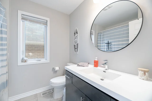 1419 Chretien Street, Milton - photo 49