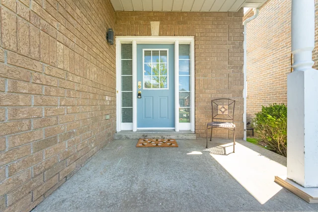 39 Aylesworth Avenue, Courtice - photo 5