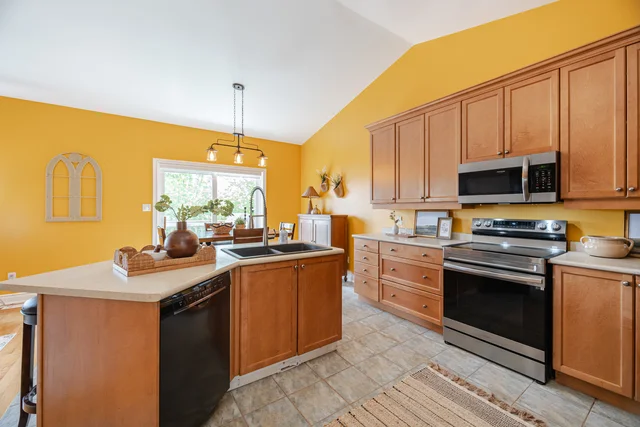 39 Aylesworth Avenue, Courtice - photo 12
