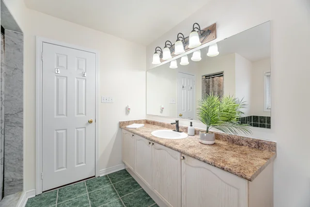 77 Milkweed Crescent, Brampton - photo 46
