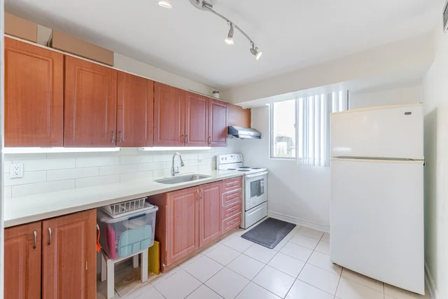 #704-155 Hillcrest Avenue, Mississauga - photo 7