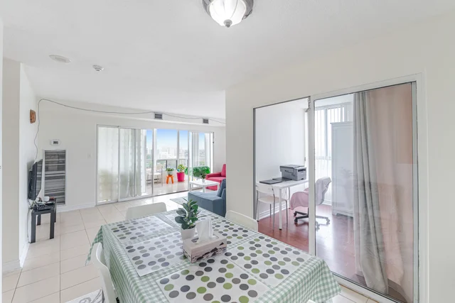 #704-155 Hillcrest Avenue, Mississauga - photo 12