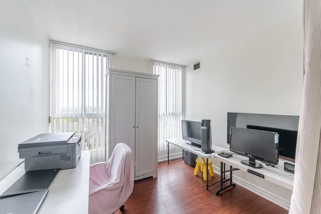 #704-155 Hillcrest Avenue, Mississauga - photo 13