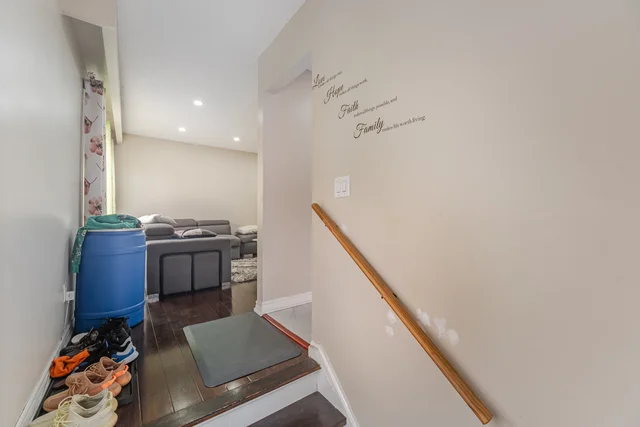 23 Merton Road, Brampton - photo 6