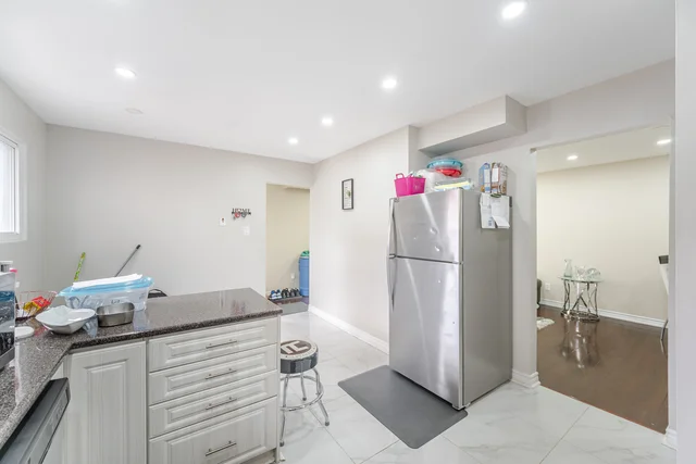 23 Merton Road, Brampton - photo 11