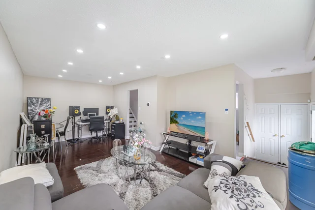 23 Merton Road, Brampton - photo 17