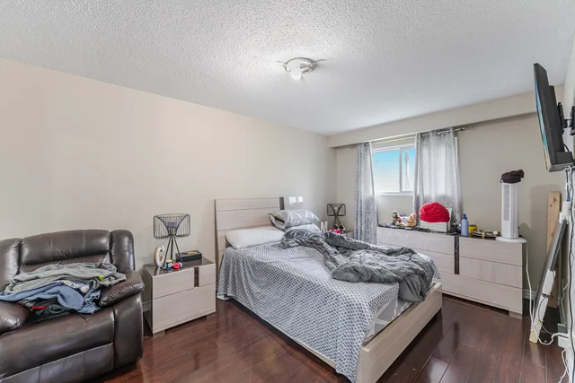 23 Merton Road, Brampton - photo 19