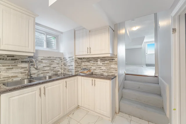 23 Merton Road, Brampton - photo 38
